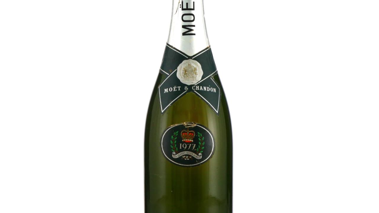 Moet & Chandon NV Champagne Wine | Wine Auctioneer