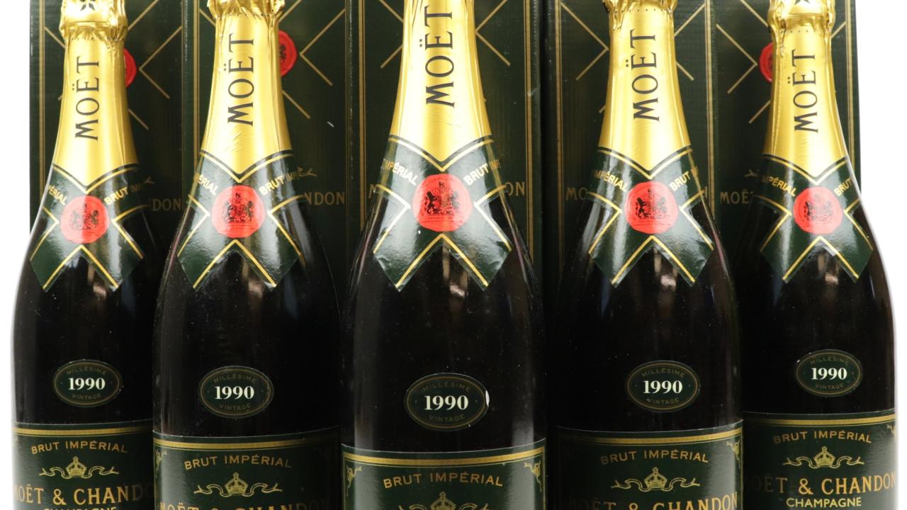 Moet & Chandon 1990 Vintage Champagne Wine | Wine Auctioneer