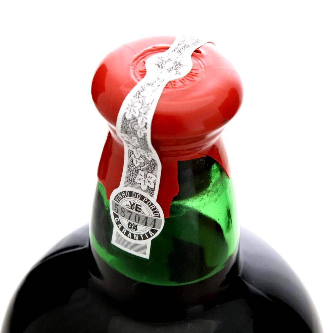 Image for Warre's 1977 Tappit Hen Vintage Port / 2.1 Litre