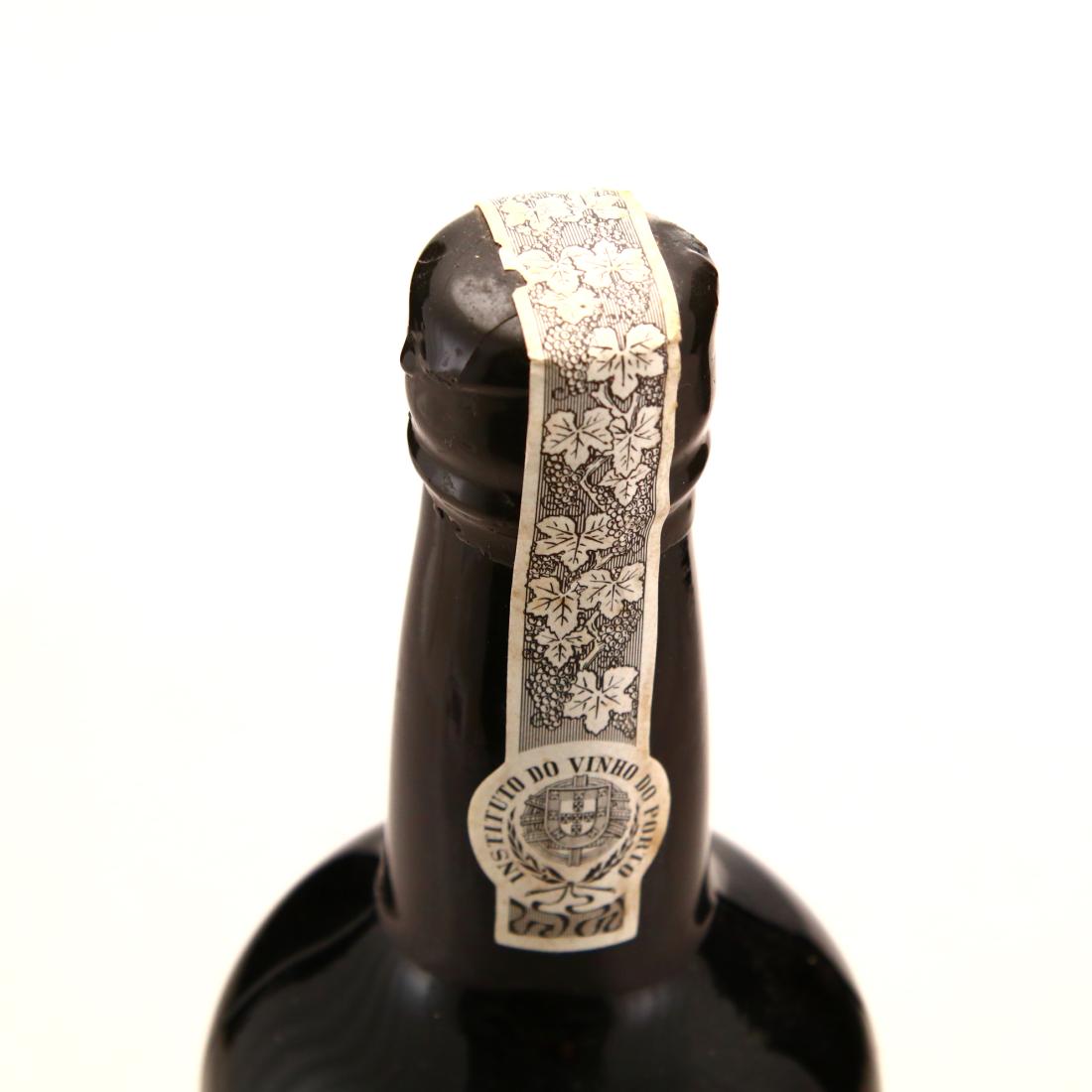 Image for Cockburns 1983 Vintage Port