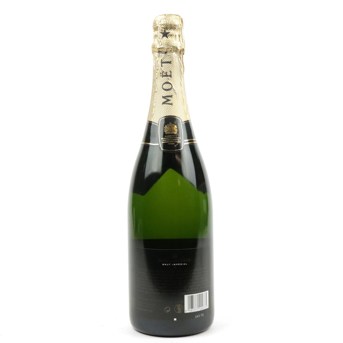 Image for Moet & Chandon Brut NV Champagne